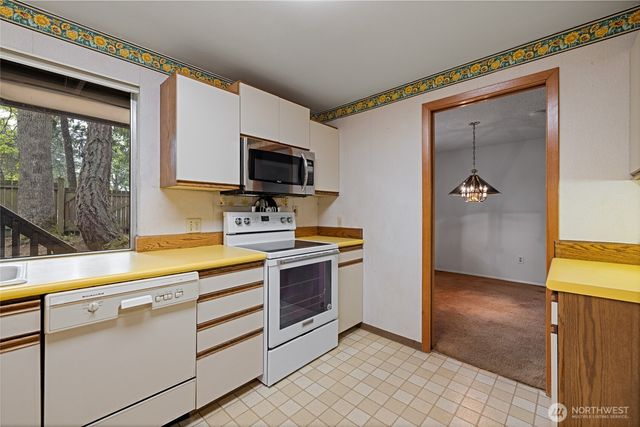 6323 89th Avenue W, University Place, WA 98467