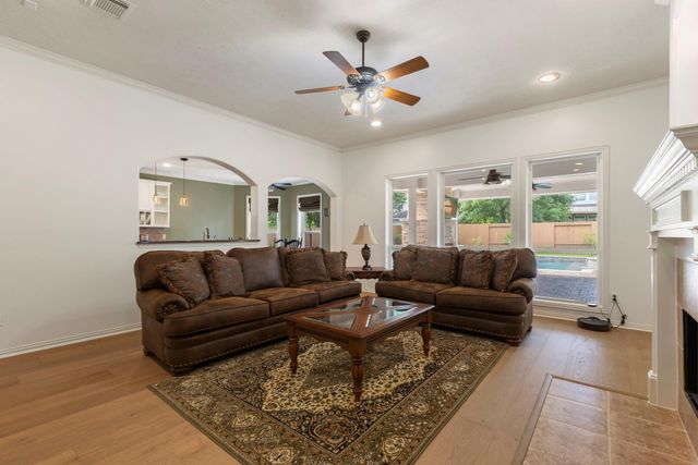 7 Renoir Trail Place, The Woodlands, TX 77382