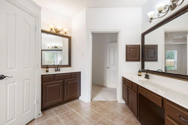 7 Renoir Trail Place, The Woodlands, TX 77382