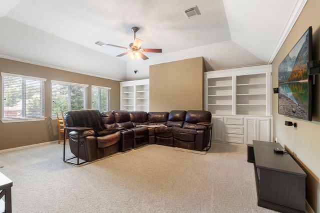 7 Renoir Trail Place, The Woodlands, TX 77382