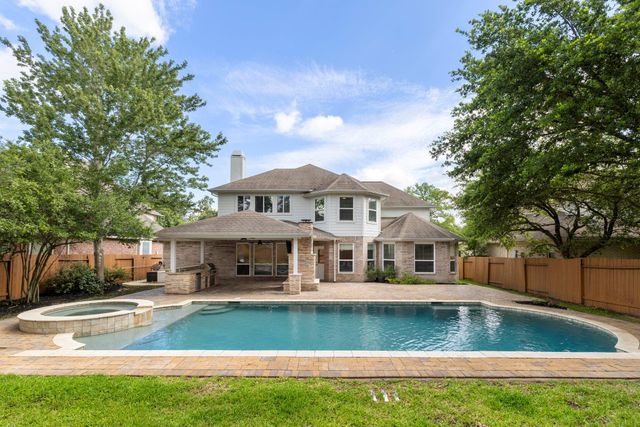 7 Renoir Trail Place, The Woodlands, TX 77382