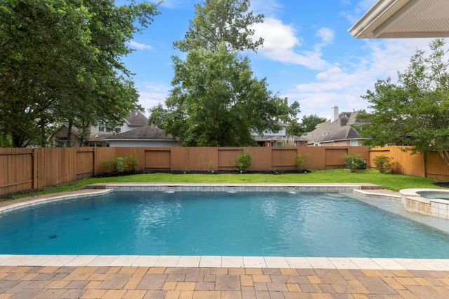 7 Renoir Trail Place, The Woodlands, TX 77382