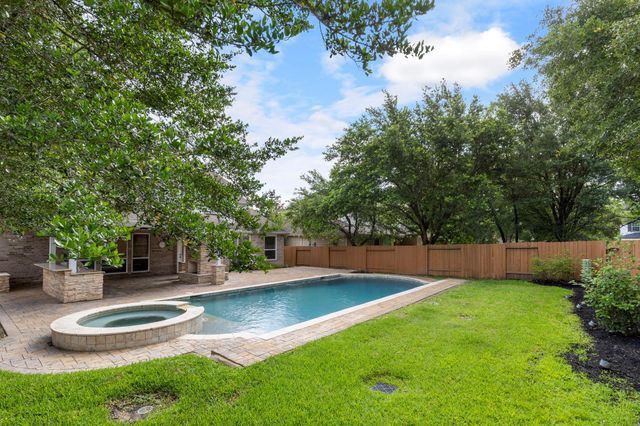 7 Renoir Trail Place, The Woodlands, TX 77382