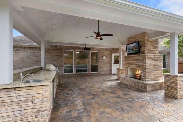 7 Renoir Trail Place, The Woodlands, TX 77382