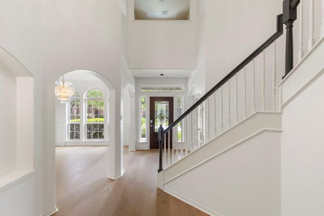 7 Renoir Trail Place, The Woodlands, TX 77382