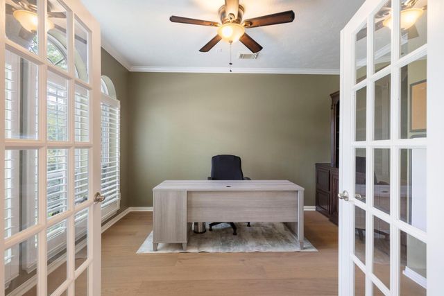 7 Renoir Trail Place, The Woodlands, TX 77382