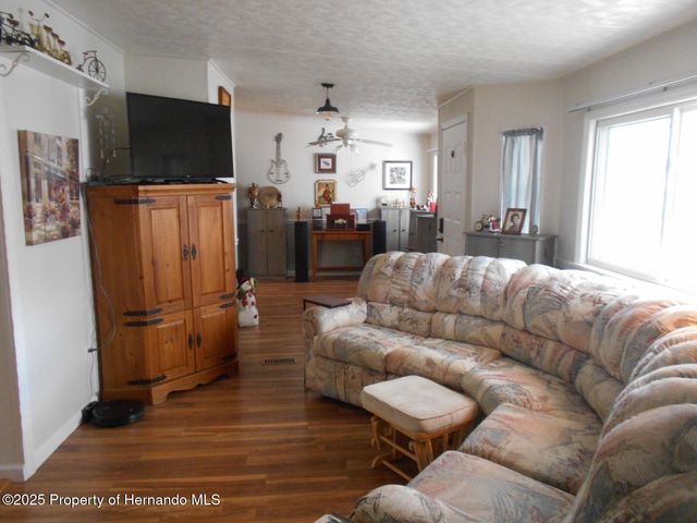 8022 Country Club Drive, Brooksville, FL 34613