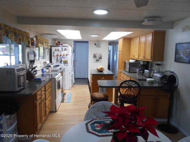 8022 Country Club Drive, Brooksville, FL 34613