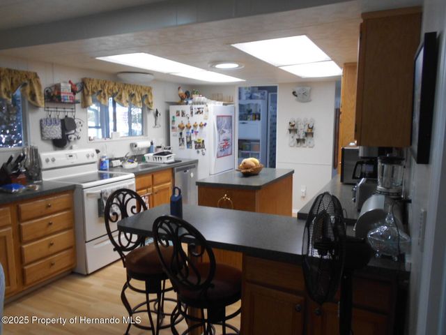 8022 Country Club Drive, Brooksville, FL 34613