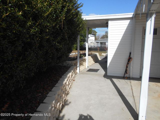 8022 Country Club Drive, Brooksville, FL 34613