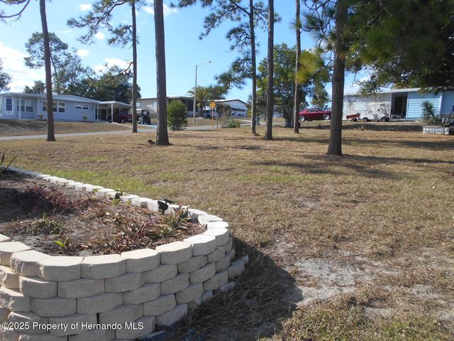 8022 Country Club Drive, Brooksville, FL 34613