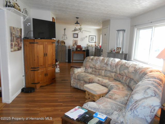 8022 Country Club Drive, Brooksville, FL 34613