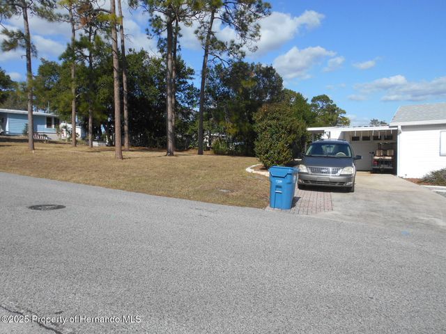 8022 Country Club Drive, Brooksville, FL 34613