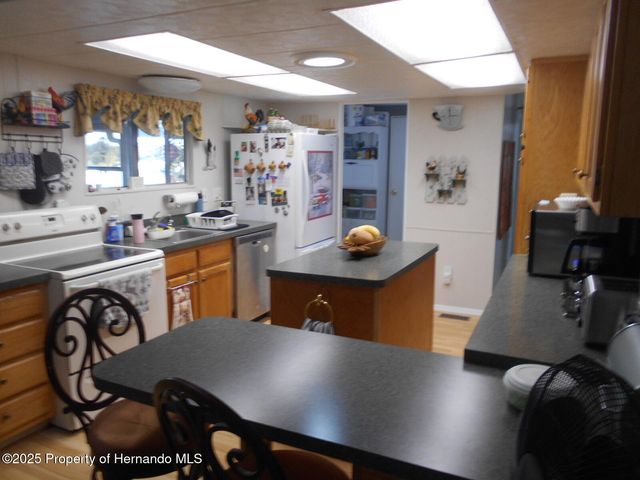 8022 Country Club Drive, Brooksville, FL 34613