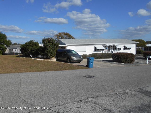 8022 Country Club Drive, Brooksville, FL 34613