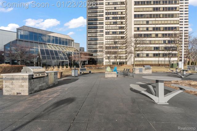 1001 W Jefferson Avenue 12i, Detroit, MI 48226