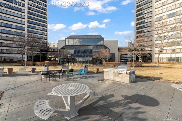 1001 W Jefferson Avenue 12i, Detroit, MI 48226