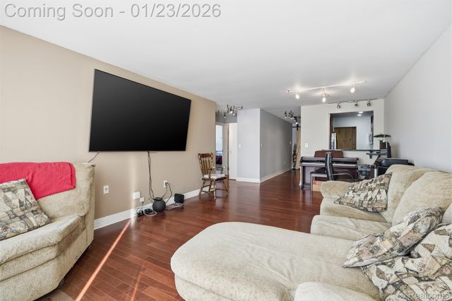 1001 W Jefferson Avenue 12i, Detroit, MI 48226