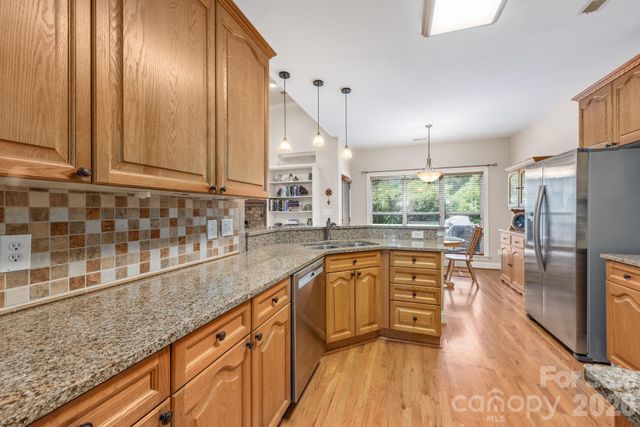 7032 Kidwelly Lane, Matthews, NC 28104