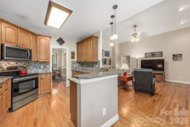 7032 Kidwelly Lane, Matthews, NC 28104