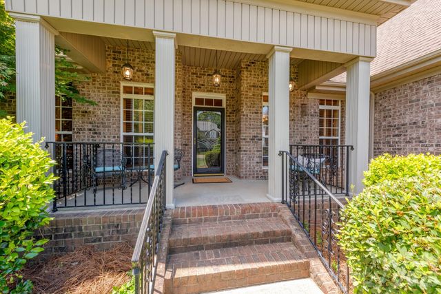 7032 Kidwelly Lane, Matthews, NC 28104
