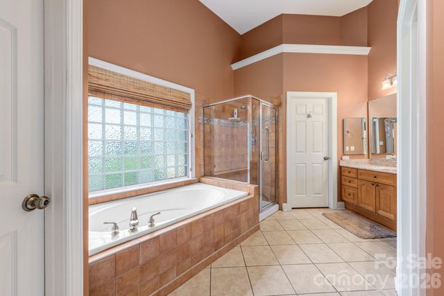 7032 Kidwelly Lane, Matthews, NC 28104