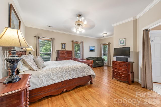 7032 Kidwelly Lane, Matthews, NC 28104