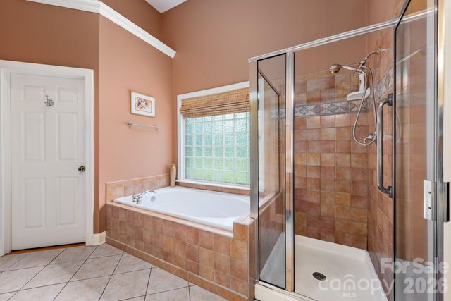 7032 Kidwelly Lane, Matthews, NC 28104