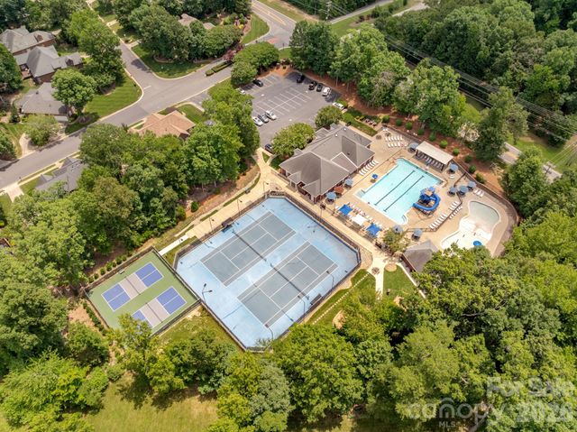 7032 Kidwelly Lane, Matthews, NC 28104