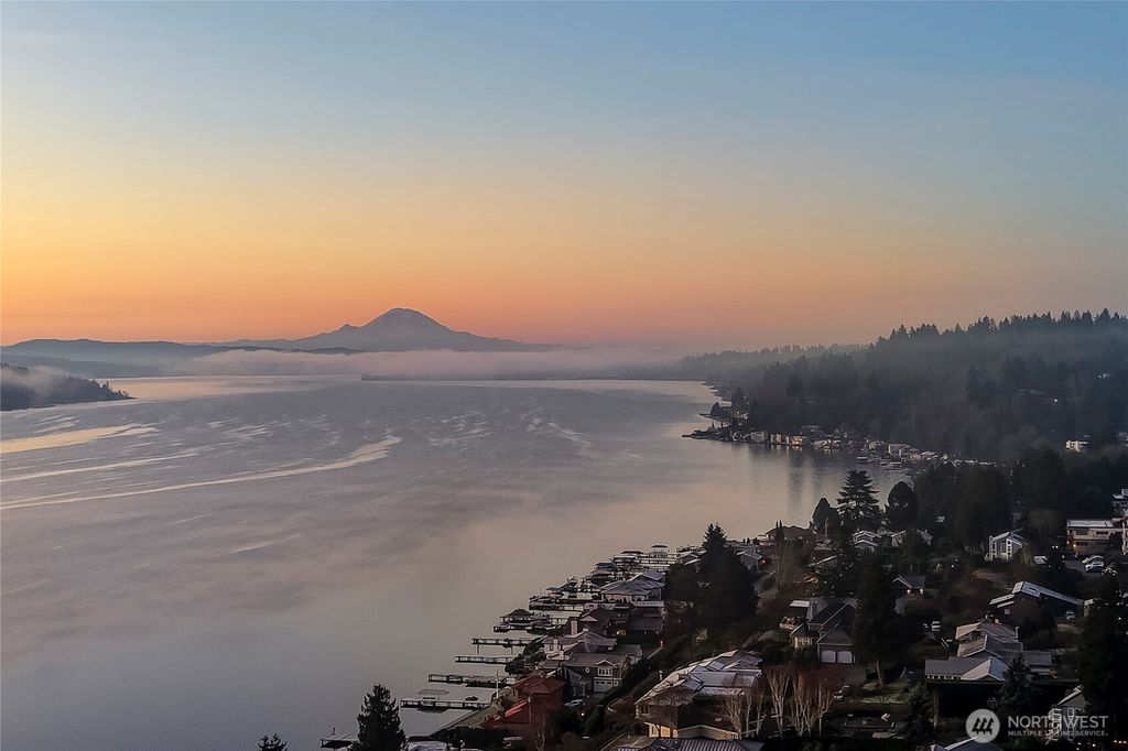 15517 Lake Shore Boulevard NE, Lake Forest Park, WA 98155
