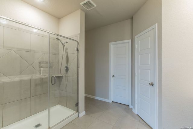7045 Vista Loop, Live Oak, TX 78233
