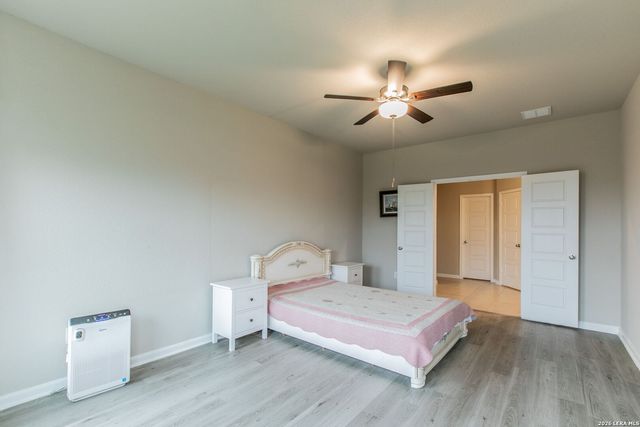 7045 Vista Loop, Live Oak, TX 78233