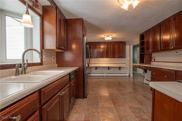 4710 Brunnerdale Avenue NW, Canton, OH 44718