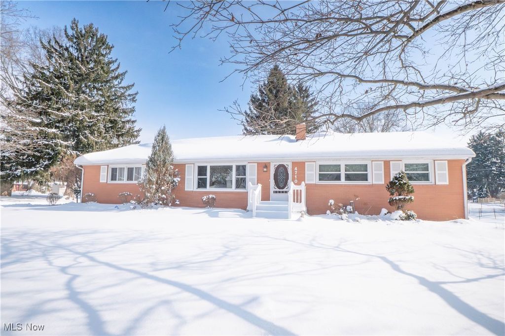 4710 Brunnerdale Avenue NW, Canton, OH 44718