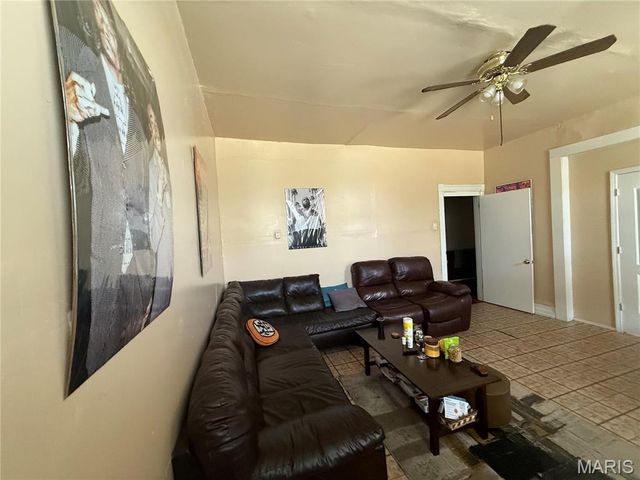 4430 Strodtman Place, St Louis, MO 63107