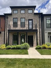 1422 Rebecca Johns Dr, Murfreesboro, TN 37128