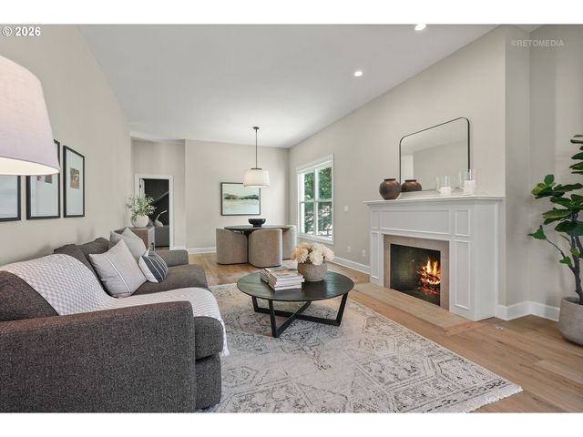 17440 Sw REUSSER Ct, Beaverton, OR 97007