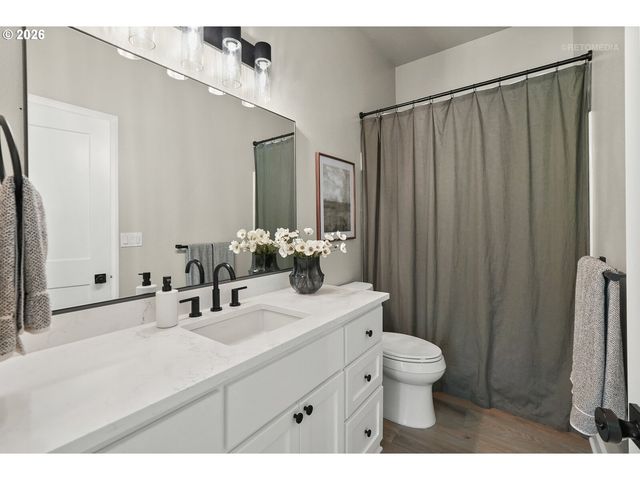 17440 Sw REUSSER Ct, Beaverton, OR 97007