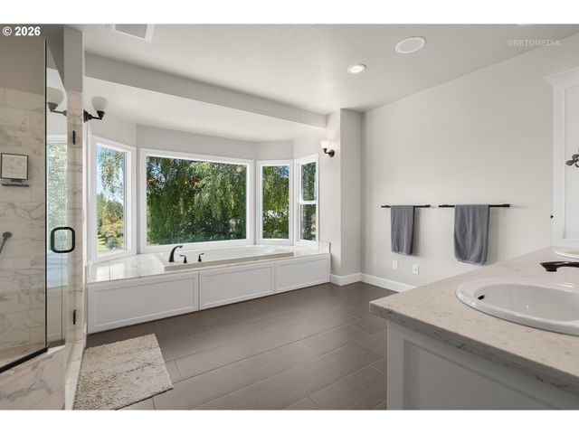 17440 Sw REUSSER Ct, Beaverton, OR 97007