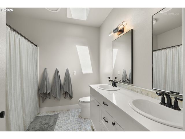 17440 Sw REUSSER Ct, Beaverton, OR 97007