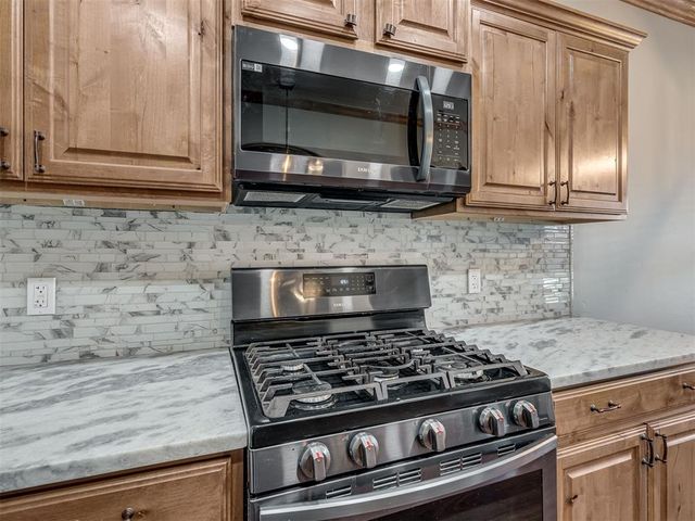 11521 SW 25th Street, Yukon, OK 73099