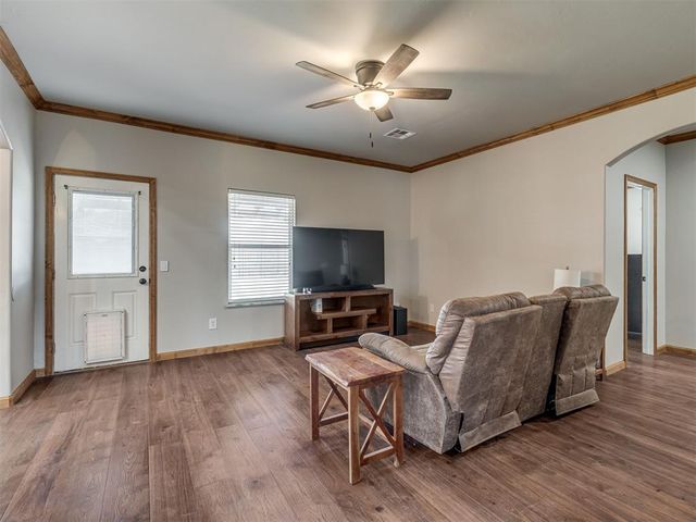 11521 SW 25th Street, Yukon, OK 73099