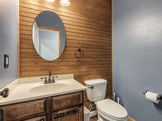 11521 SW 25th Street, Yukon, OK 73099