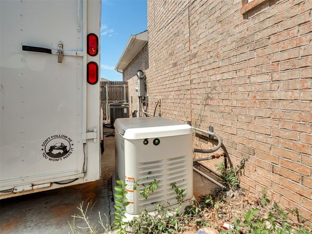 11521 SW 25th Street, Yukon, OK 73099