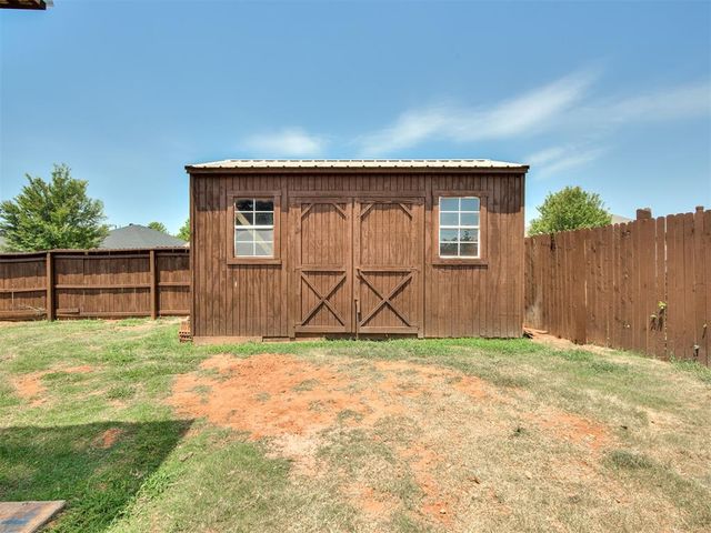 11521 SW 25th Street, Yukon, OK 73099