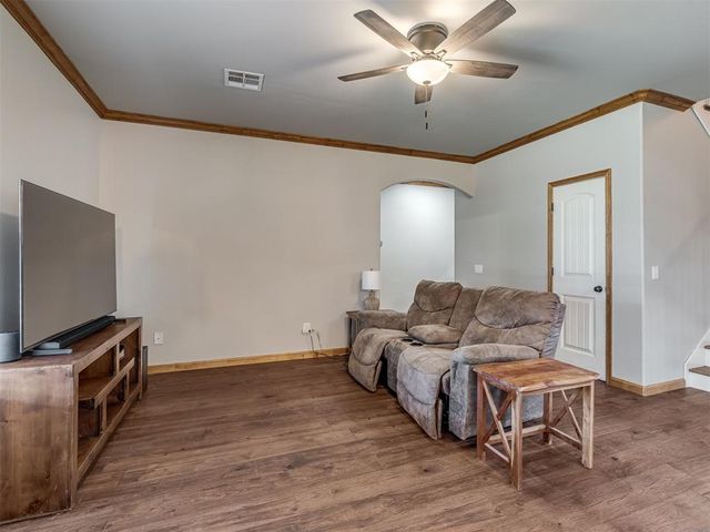 11521 SW 25th Street, Yukon, OK 73099