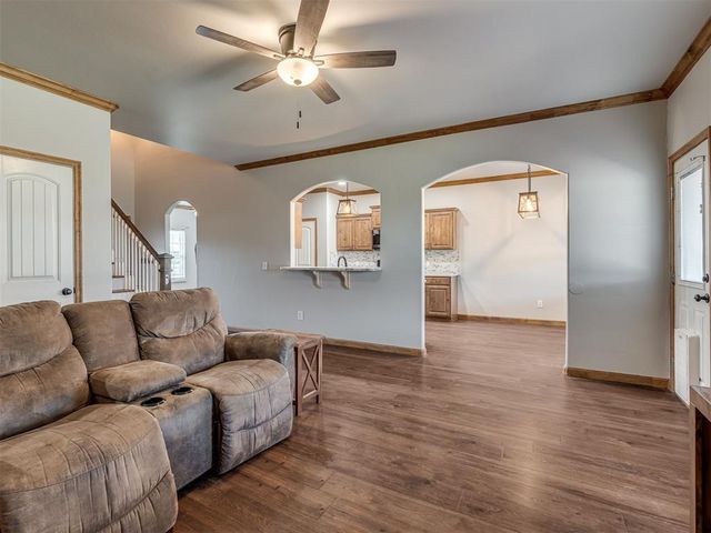 11521 SW 25th Street, Yukon, OK 73099