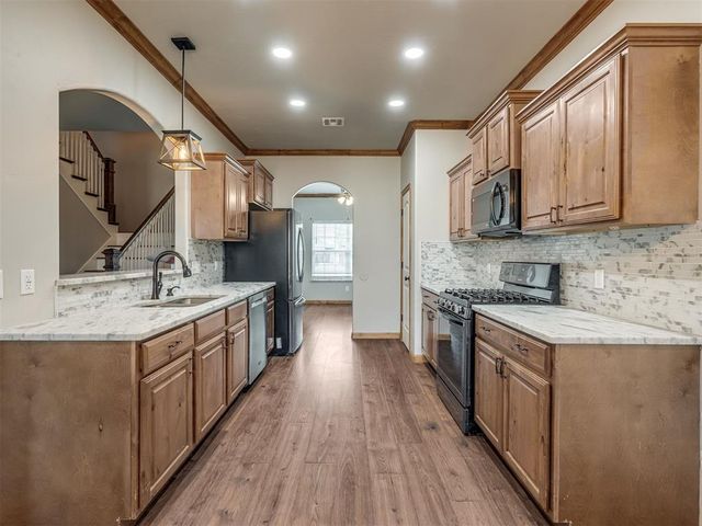 11521 SW 25th Street, Yukon, OK 73099