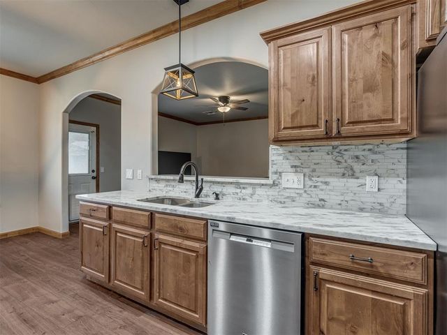 11521 SW 25th Street, Yukon, OK 73099