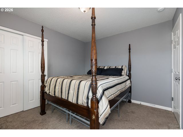 59600 BARR Ave, St Helens, OR 97051